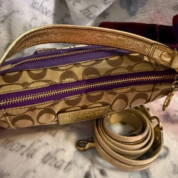 Coach special edition purple gold stars poppy purse on signature canvas preowned - Picture 9 of 17